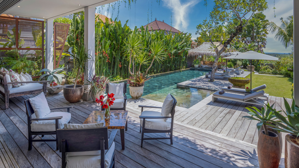 Villa Mandalay Dua - Relax and enjoy the poolside